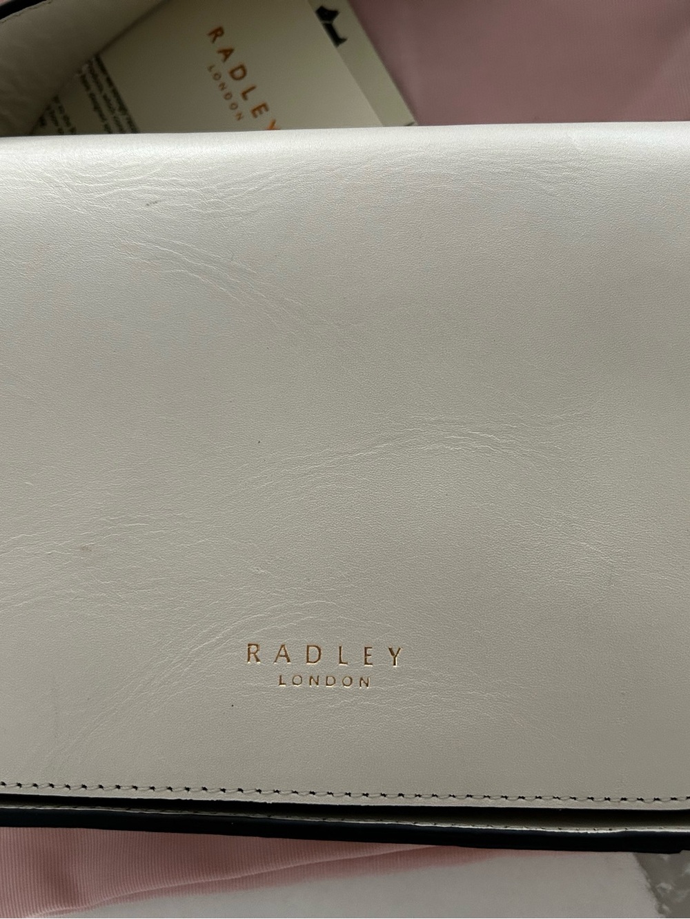 RADLEY LONDON White Leather Crossbody with Pink Dust Bag and Gold Hardware - Picture 4 of 6